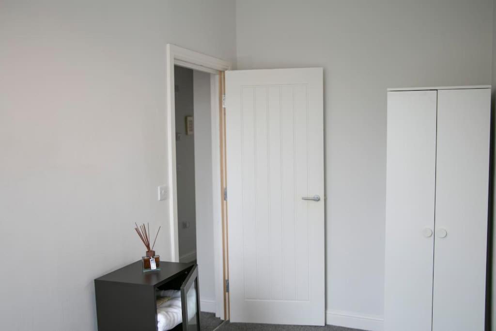 Fortunae'S Cosy Apartment- By Fang Sunderland  Exterior foto