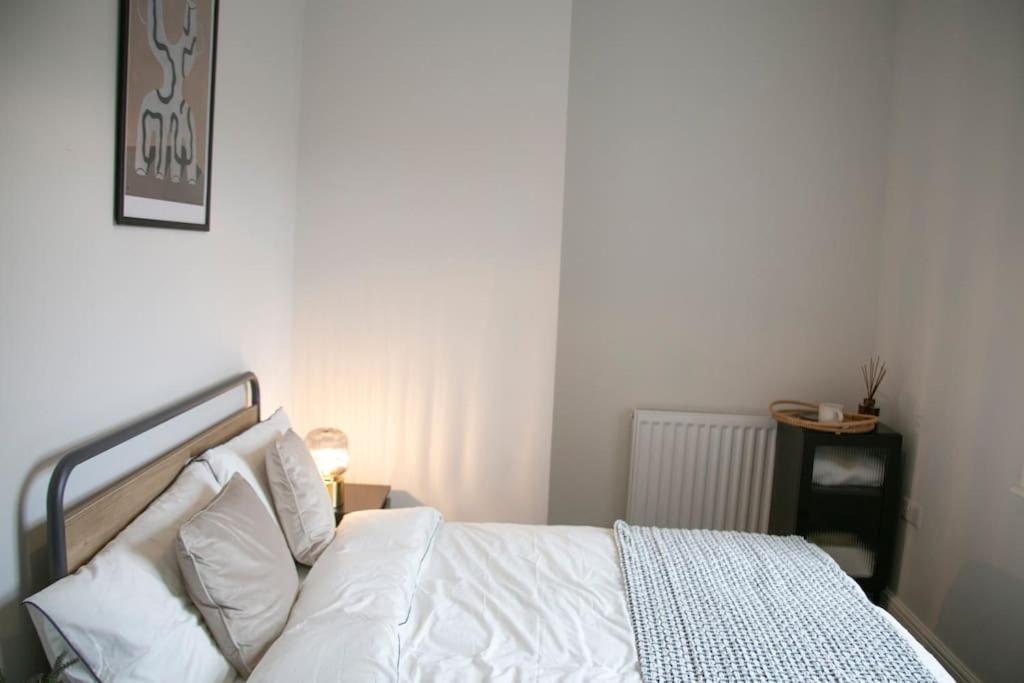 Fortunae'S Cosy Apartment- By Fang Sunderland  Exterior foto