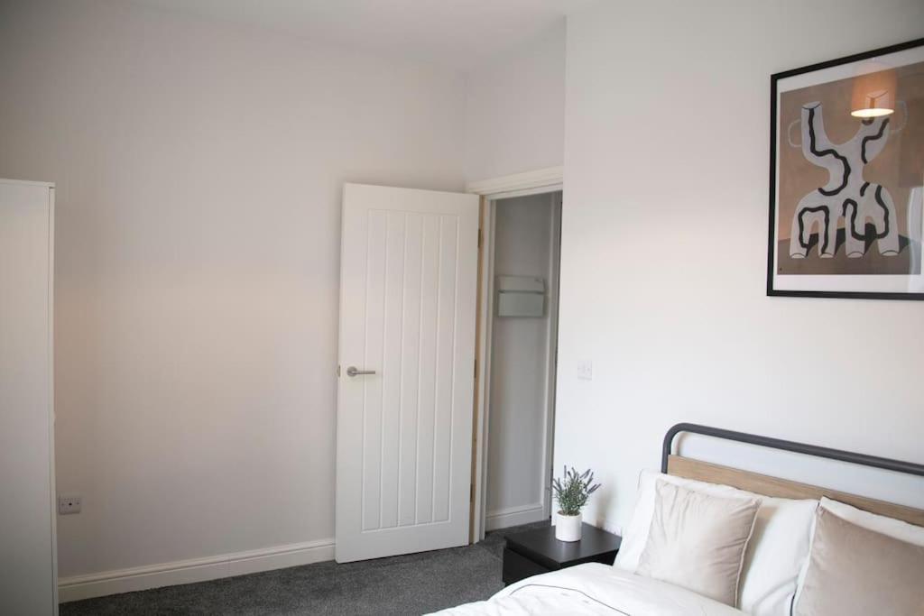 Fortunae'S Cosy Apartment- By Fang Sunderland  Exterior foto